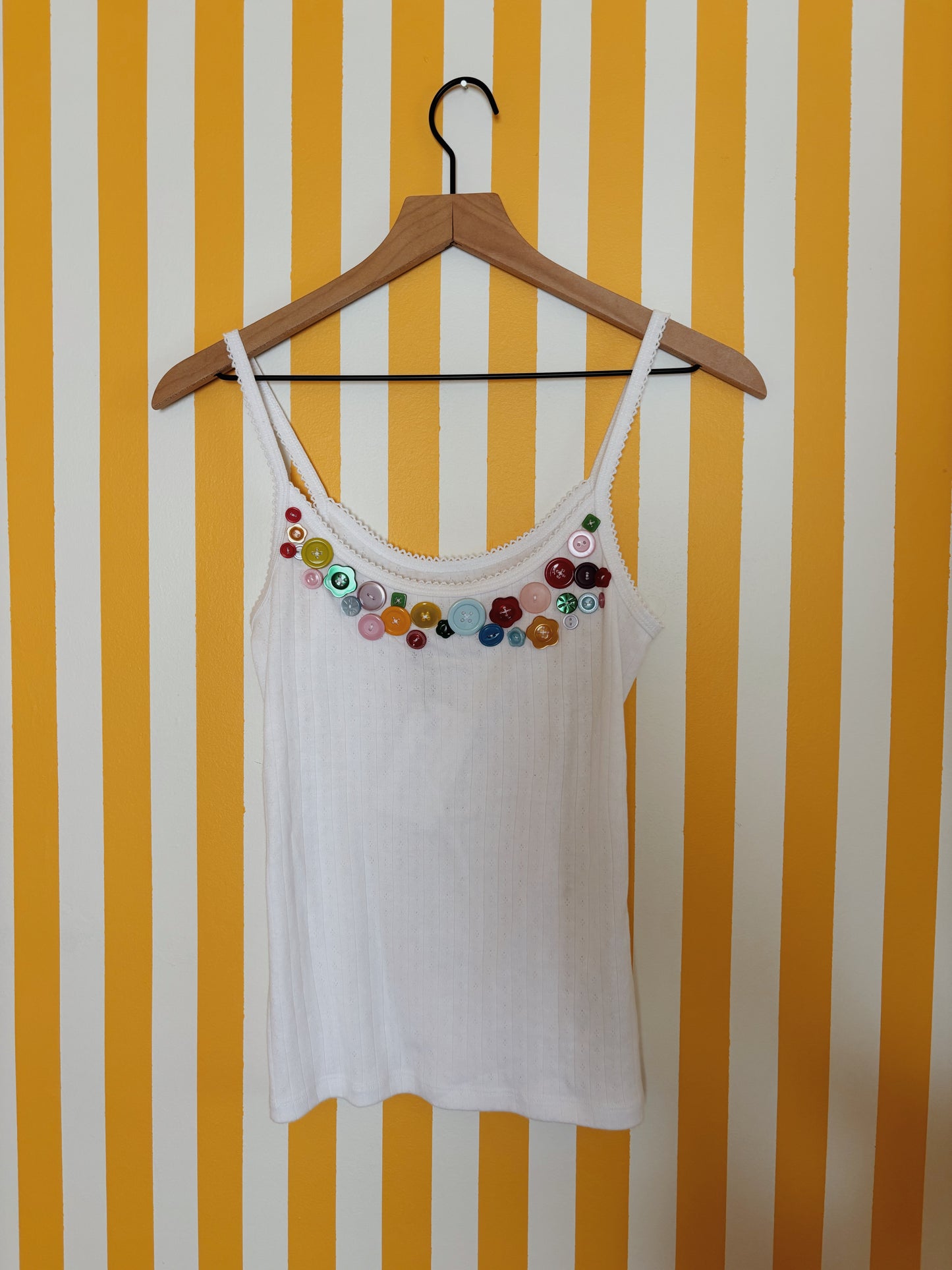button tank white