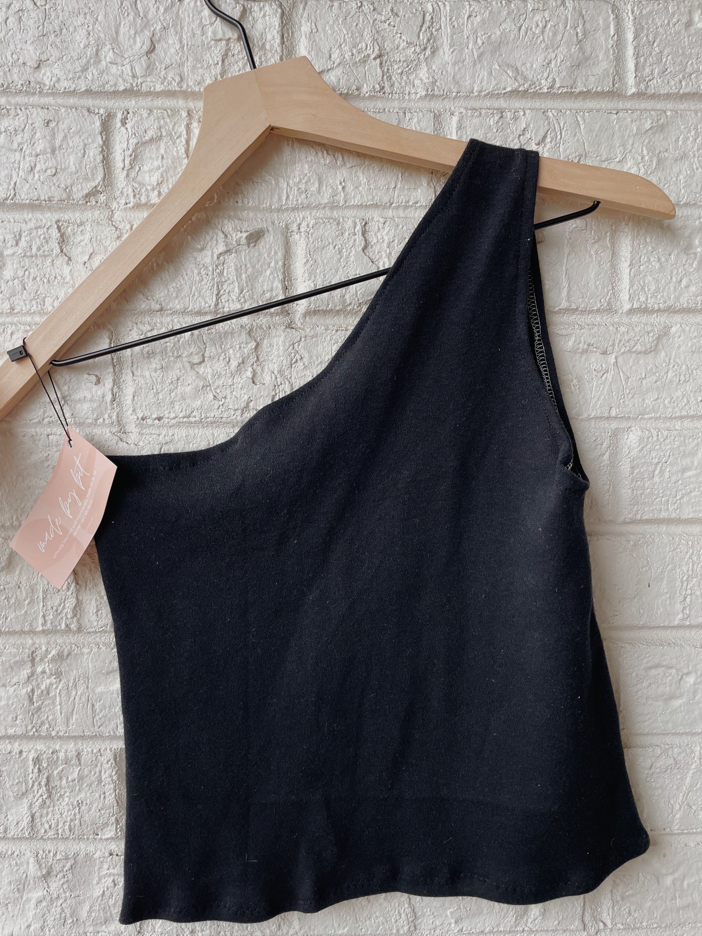 Black skew tank